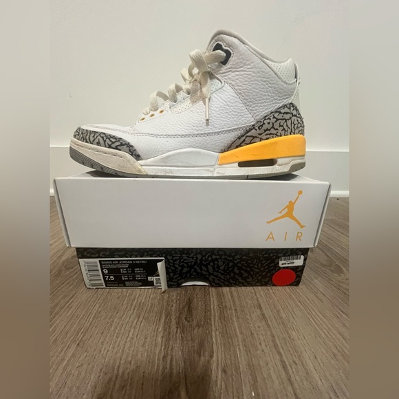 Jordan Shoes - WMNS JORDAN 3 RETRO 'LASER ORANGE' 🍊